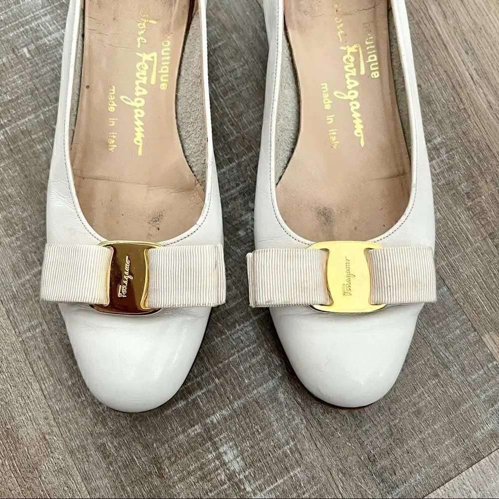 SALVATORE FERRAGAMO white leather shoes with bow detail - Picture 3 of 7